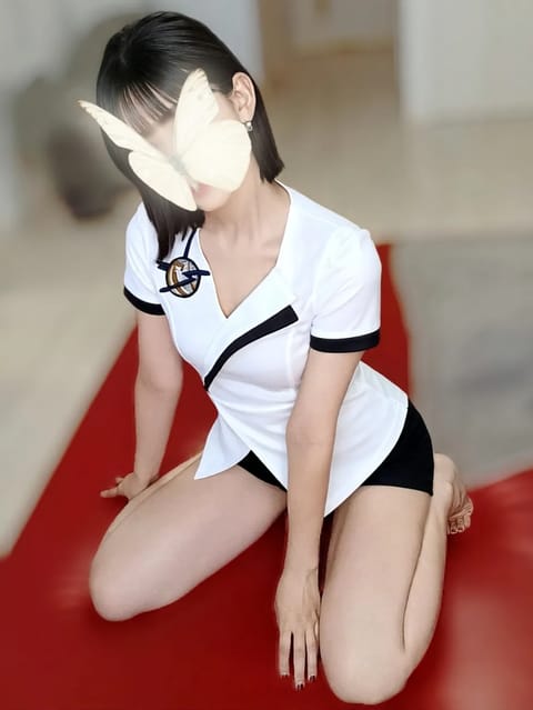 29℃設定+長袖でぐっすり快眠だったのに、
今日は暑すぎて起きちゃう
暑すぎて熱でたのかと思っちゃった

にこは元気です