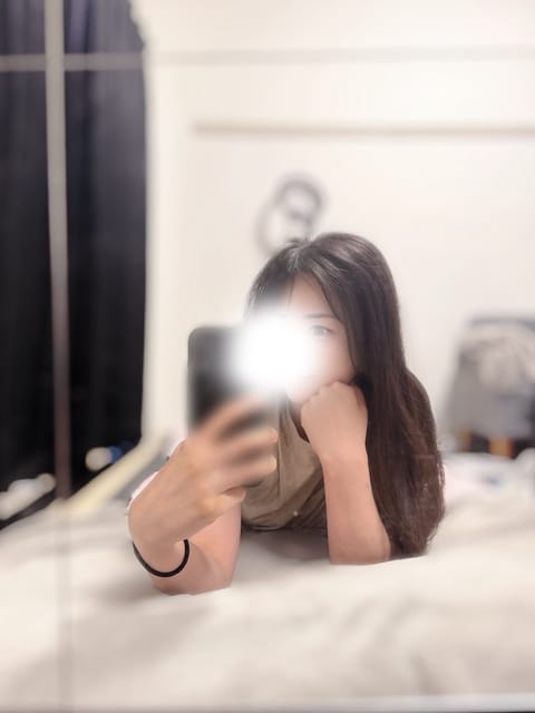 寝起き1分で撮ったから髪の毛ボサボサだ( -ω- )zZ