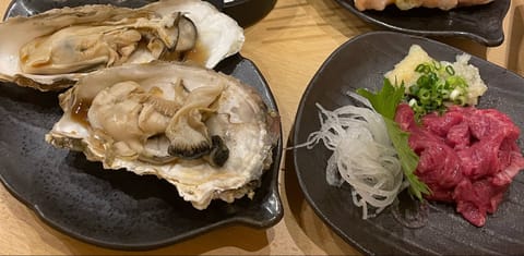 美味しいもの食べるのだいすき🤤💖
牡蠣も馬刺しも大好物