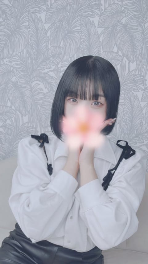 昨日はありがとうございました🐰
ヘアアレンジ褒められて嬉しかった〜💗
今日もしちゃおうかな🐣

本日18時からルームでお