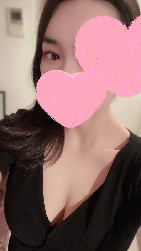 今年も一年お疲れ様でした🥰🥰

今年は今日で最後ですね、、😭

大晦日15時〜21時まで出勤しています🥰🥰
一緒に来年に