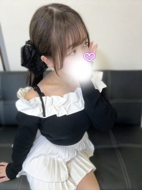 最近また寒いなぁー(>_<)

明日13:00~18:00です🤍