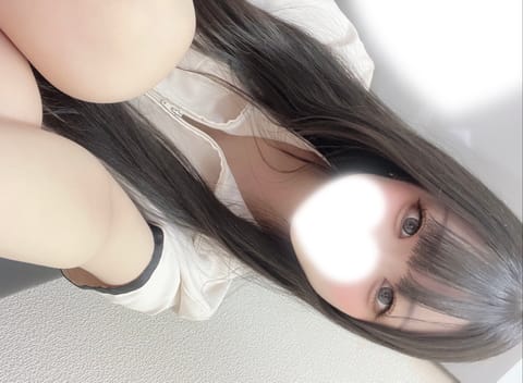 なんかカメラきたなくて夢のなかみたいな画質してるඉ́   ඉ