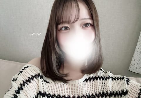 明日出勤です😺✨

少し長めに12:00〜22:00までの予定です！
18:30〜最短空いてます⭕️

なかなか投稿でき