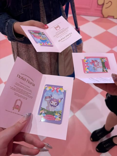 きのうはお友達とサンリオの展示？に行ってきたよ～︎🌟
めちゃくちゃ可愛かった！！！キティちゃん大好きなの🎀
グッズも可愛