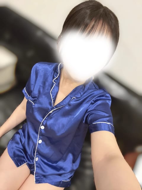 出勤しました✊✨
外がとても暑いですね…🥵
お部屋涼しくしてお待ちしてます🌟