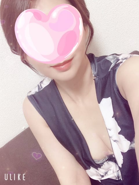 こんにちは☀️
本日13:30から金山に出勤します😊
ご予約お待ちしてます🥰