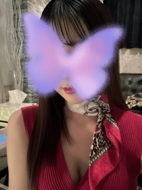 今日も出勤してます🙋🏻‍♀️

雨ですが、、🥲
ラストまでいるので、
癒されに是非いらっしゃってください♩

#メンズエ