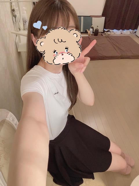 普段1人で自撮りはあんまりしないのですが、、、
今日のスカートがひらひらで可愛かったので挑戦してみました👶🏻💓

恵比寿