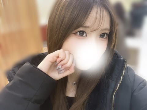 あけましておめでとうございます🎍🤍

☁️シフト☁️
1/4（日）　14-22時半
1/5（月）　15-22時半
1/6