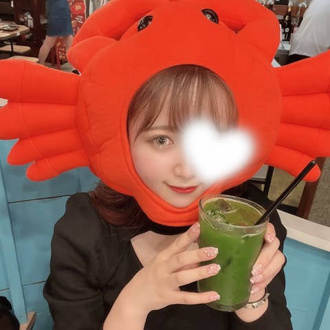 おっそモーニング、酒村です。
𝟏𝟗：𝟎𝟎 ~ いるよ🤍

🦀の中から失礼します。
これはお寿司居酒屋に行った時の写真🍣
