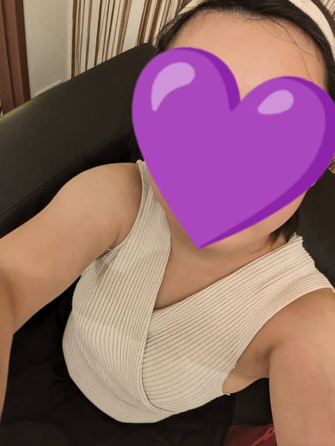 こんにちは〜！🌸

今日はみんなに会えるのが楽しみでワクワクしてますっ！✨

なんと、今夜も24時からラストまでお店に出