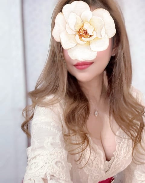 こんばんは✨

セラピスト叶です🌹

明日は　1週間振りの出勤なので　とても楽しみです🥰

今日も　１日お疲れ様でした🍀