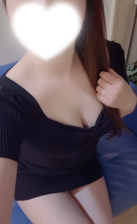 こんばんは🌙
今日から12月ですね✨
忘年会、クリスマス、年越し準備、、
何かと忙しくなりますよね💎
ちょっと疲れたなぁ