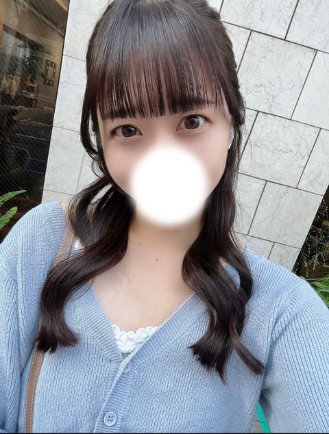この前美容院に行って可愛くしてもらったよ🐰🤍髪ツルツルで嬉しい🫶🏻!!本日秋葉原ルーム18時までです!!
