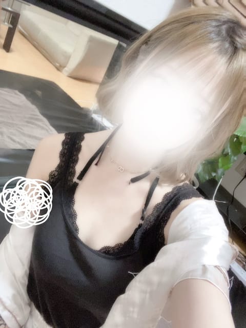 お昼間慣れずバタバタで
出勤出来てませんでした🙇

今週
19日　17:00-ラスト
22日　17:00-ラスト

出勤