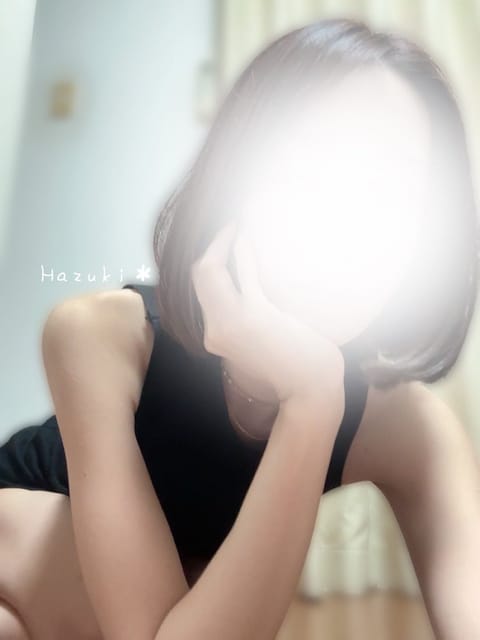 皆さまこんばんは🌙

本日（5日）
🌟19:00〜23:00🌟
恵比寿にいるので
お問い合わせお待ちしてます🤍