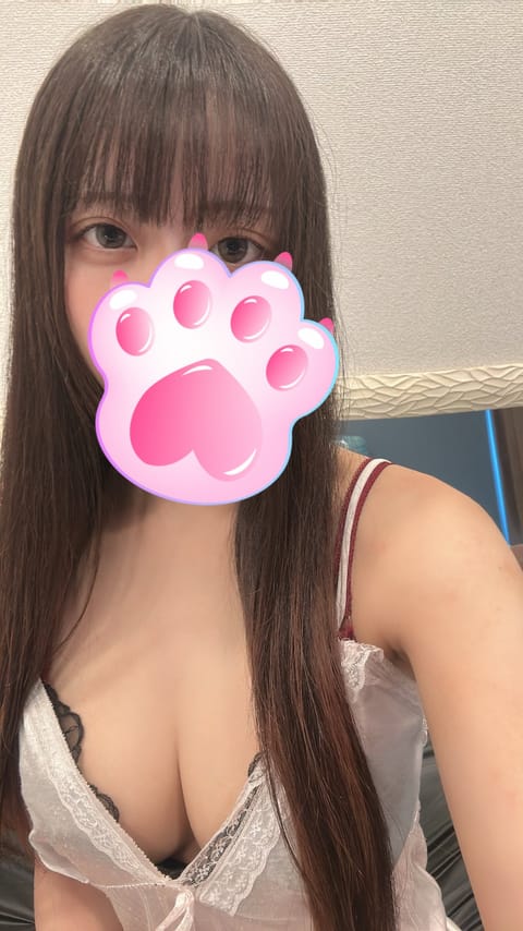 出勤です❕￼

雷やばくてびっくり🥲

3:00まで✨