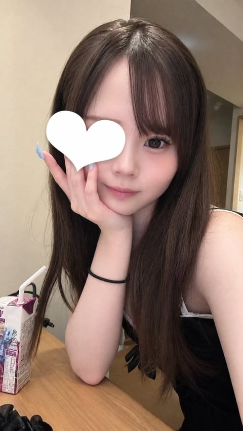 明日夜🌙✧*｡新橋います！
ひさびさの出勤！会いに来てください🍒
ご予約お待ちしてます♪