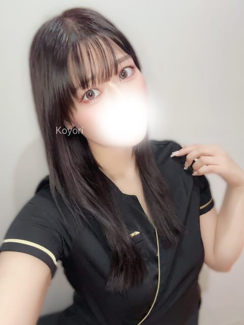 昨日は雨すごかったね😵‍💫💭

今日もちょっと電車遅れてたけど

無事着いてよかった🦔⸒⸒︎💕︎︎

美容室行ったばっか