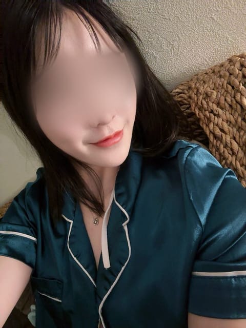 22:30-本指名様 
ありがとうございました🙏🏻✨

2週連続うれしいな

アメリカいったらお土産買ってくるよ〜ってや