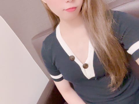 久しぶりに夜出勤です♡

里美 れんです♪
本日は20:00~29:00で
渋谷にいます

遊びに来てねん