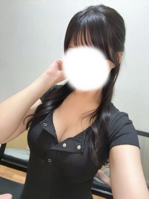こんばんは~あみです🤍
今日から3連勤です☺️❤️‍🔥

３日とも18:00〜23:30でいますので
お仕事帰りに寄って