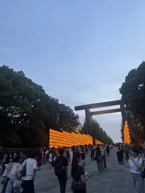 昨日はみたままつりに🏮

大学生の時から行きたくてようやく行けた🥲
戦争で活躍された方々の御霊を約3万灯の提灯でお迎えし