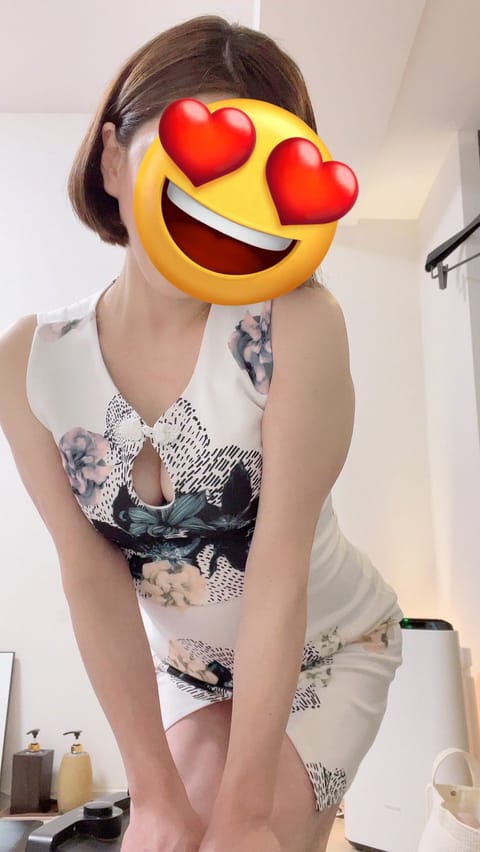 おはようございます☀
お陰様でご予約満了しました💝🌷
会えるの楽しみー🩷

今年、最後の出勤です🤗
2025年もマダムウ