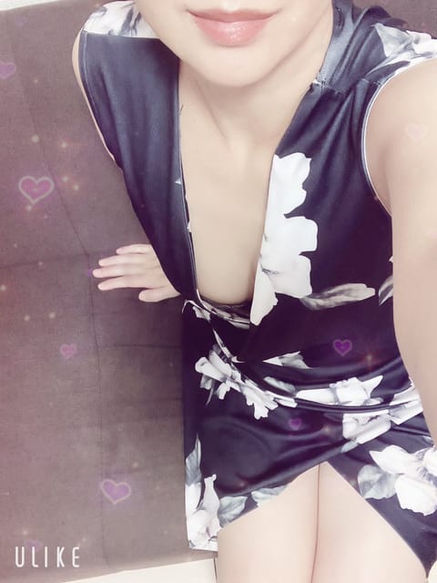 おはようございます☀
本日13:30から金山に出勤します😊16:30が最終枠です。ご予約お待ちしております🥰