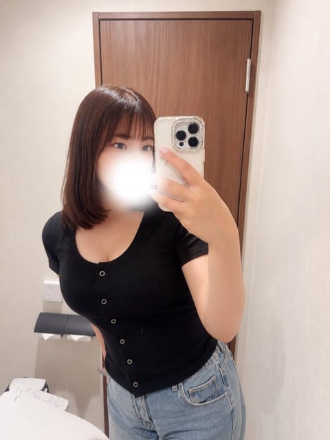 本日出勤しております〜〜✨✨

早速のご予約ありがとうございます♡
次回は25時～❣️

お待ちしてます🌟🌟