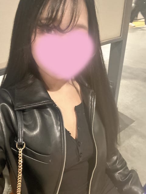 今日から1週間お休みです😭
次の出勤はまだ決まってないからこの日行きたいよー！って教えてくれたらなるべく出勤できるよう調