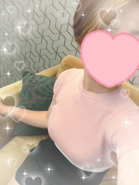 おはようございます😊
本日出勤✨
ご予約様ありがとうございます🫶
もう数年来てくれているお二人様✨
楽しみにお待ちしてま