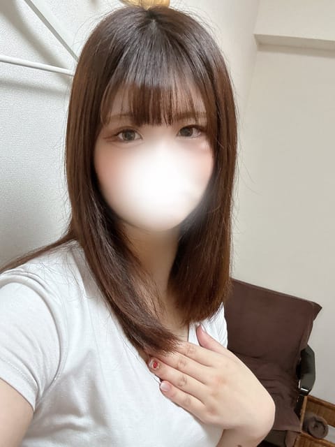 こんにちは！AQUA新人セラピスト鳴海はるです！🐰💕

本日、12:00~22:00新横浜に出勤です！
丁寧に、心を込め