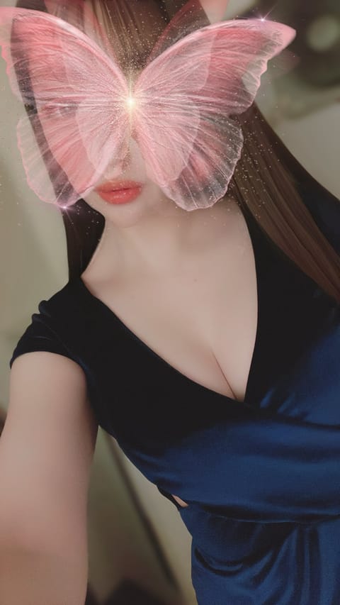 次回の出勤予定は

20日(土）神楽坂ルーム🍋

19時から24時まで🌟

こちらになります💁‍♀️💛
来週出勤確定した