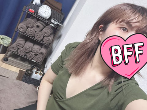 れなです。これから18時より初出勤となります。ぜひご予約していらしてくださいね🥰