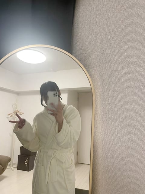 こんばんは^>⸝⸝⸝⸝<^
本日出勤してます！
23時までいるのでご予約お待ちしております> <