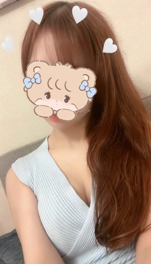 お久しぶりです🙇‍♀️尾崎です🌟
今週からまた毎週出勤するので会いにきてもらえたら嬉しいです☺
いちごみるくやっと食べれ