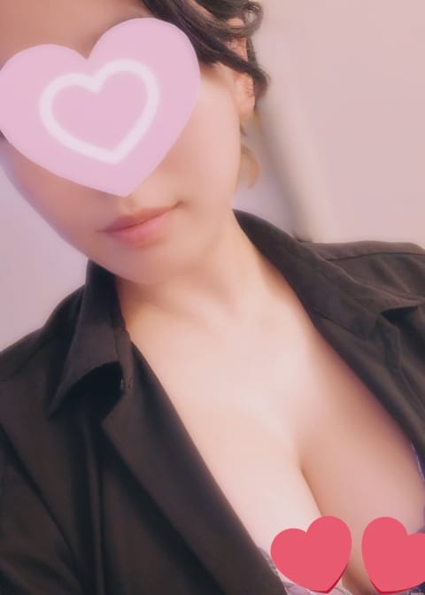 今日は華金🍻
みんなお疲れさま✨
明日は【新横浜】12:00〜18:00出勤です🫧
ゆっくり癒されに来てね🕯️
#メンエ