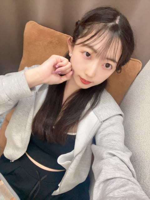 20時から出勤なので、ぜひ遊びに来てください🙇‍♀️💕