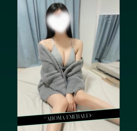 こんばんは🌛

アロマエメラルドのれいらです✨

三連休のシフト❣️

20日 24~5時
21日 21~5時
22日 