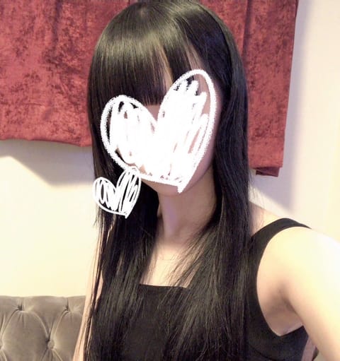 本日出勤です！
既にご予約頂いたお客様ありがとうございます♡
22時まで出勤しておりますのでぜひいらしてください！お待ち