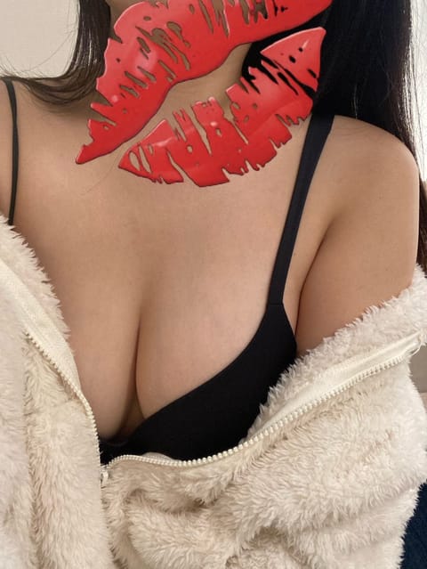 久しぶりのお昼出勤で
出勤時間間違えて
1時間早く出勤してしまった🙀

本日13:00-19:00
お部屋あたたかくして