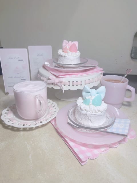 カフェ巡りが好きで、
お休みの日は可愛らしい空間を見つけては、
お友達とゆったり過ごす時間を大切にしています☕️🤍

や