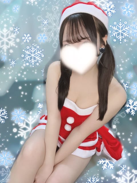明日は今年ラスト出勤です🎅🏻🎀🌟
会いに来てくれる紳士なお兄さんいないかな~??

12/23🈷️12-19時でまってる