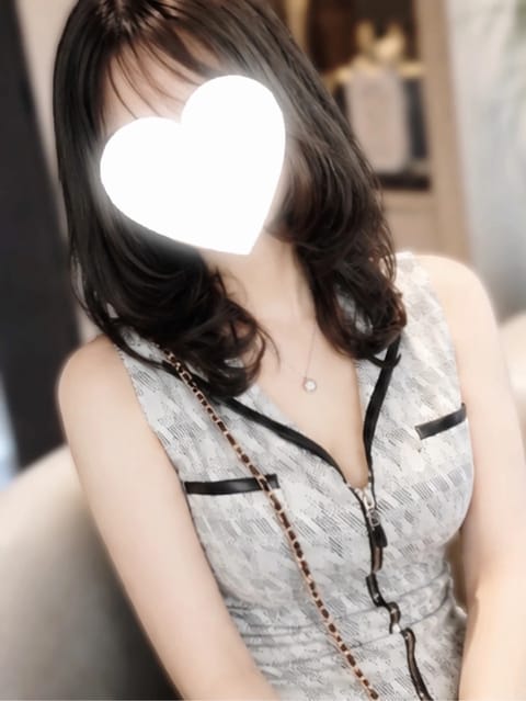 26日(日)  11時〜17時までいます🫶🏻

久々の出勤になりますが
お問い合わせお待ちしております🌼

#名古屋メン