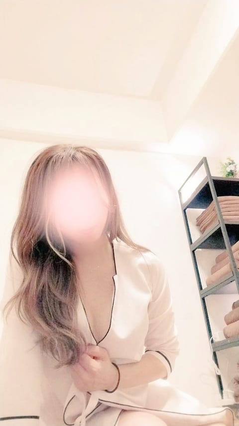 Xや写真を観て来てくださる事嬉しいです!!
私はお肌をたくさん露出してるわけでも豊満なものがあるわけでもないです…
きっ