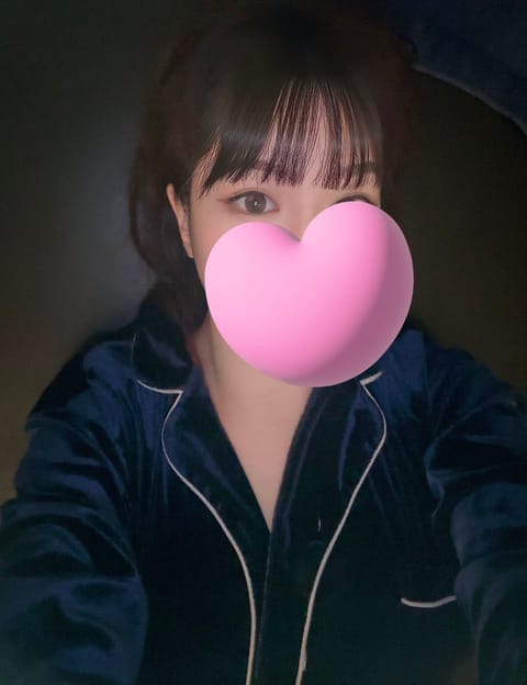 お疲れ様です☺️今日も元気に出勤中でひといきついています✨
スタートから来てくださったお客様方ありがとうございました💓
