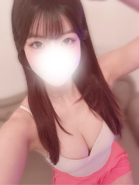 前髪短くなったなぎさです︎💕︎
本日もよろしくお願いします🧚🏻‍♀️