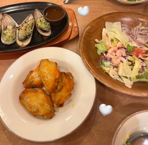 おっはモーニング、酒村です。
今日も𝟏𝟗：𝟎𝟎 ~ 待ってます𓂃🎀𓈒𓏸

写真は酒村がこよなく愛す
イタリアン居酒屋サイ